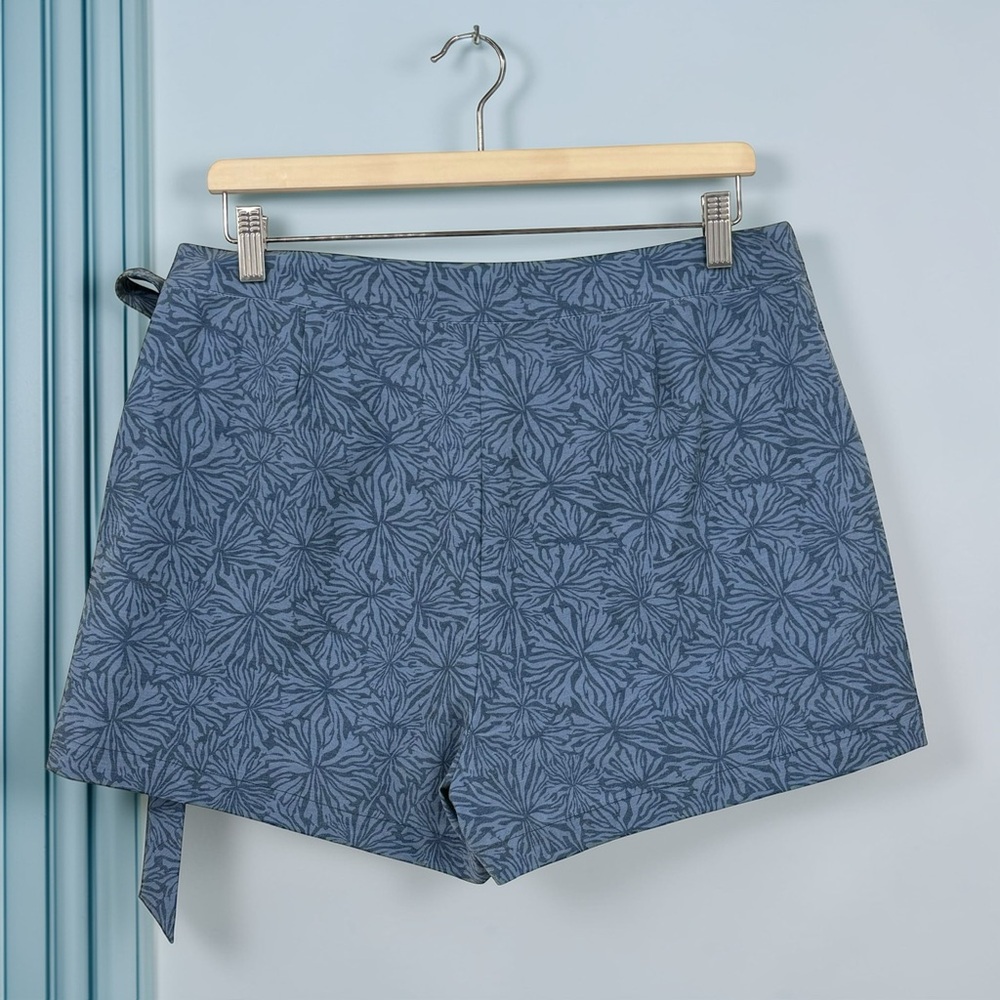 Southern Style Blue Floral Front Tie Skort 10 - Picture 5 of 5